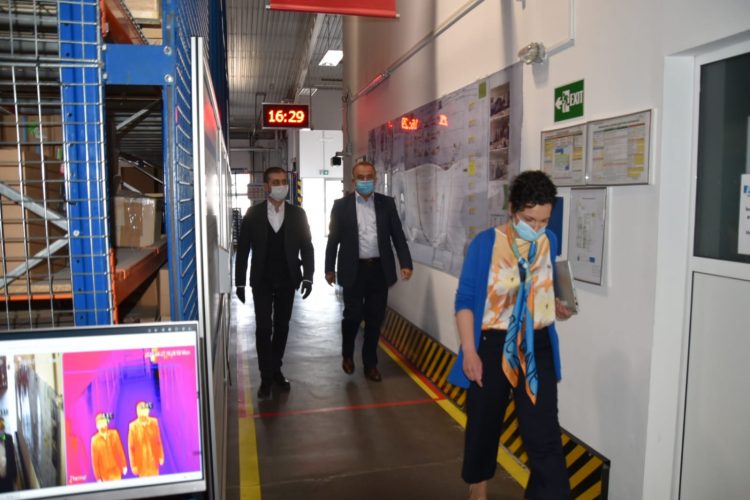 Președintele CJ Maramureș, Gabriel Zetea a efectuat o vizită de lucru la Eaton Fărcașa. Producția va fi reluată, parțial, marți