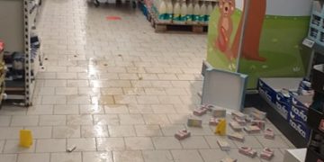 Cum arată supermarketul devastat în timpul bătăii – FOTO