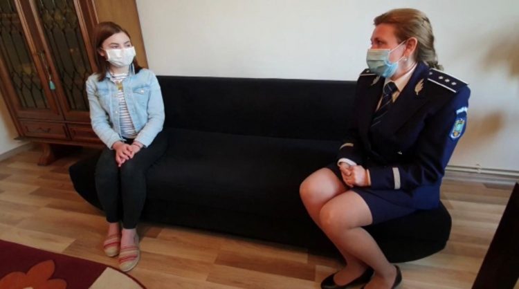 Campanie IPJ. Mesajul unui copil despre online, „spaţiul public” de acasă