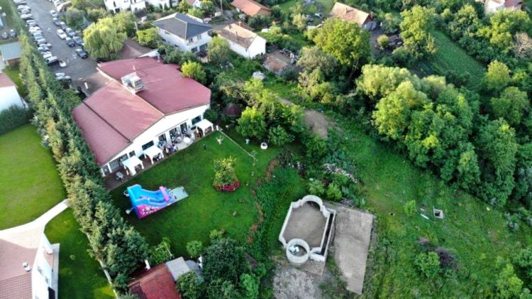 Acuzații grave la adresa lui Rareș Bogdan. A încălcat legea în plină stare de urgenţă. A ținut ziua fiicei cu 100 de invitați, la restaurant