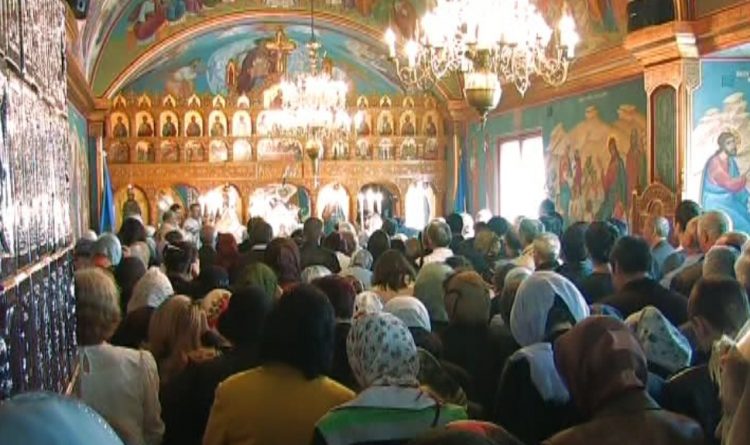 Patriarhia cere revenirea rapidă la slujbele în interiorul bisericilor: Este deplin justificat și adecvat realității