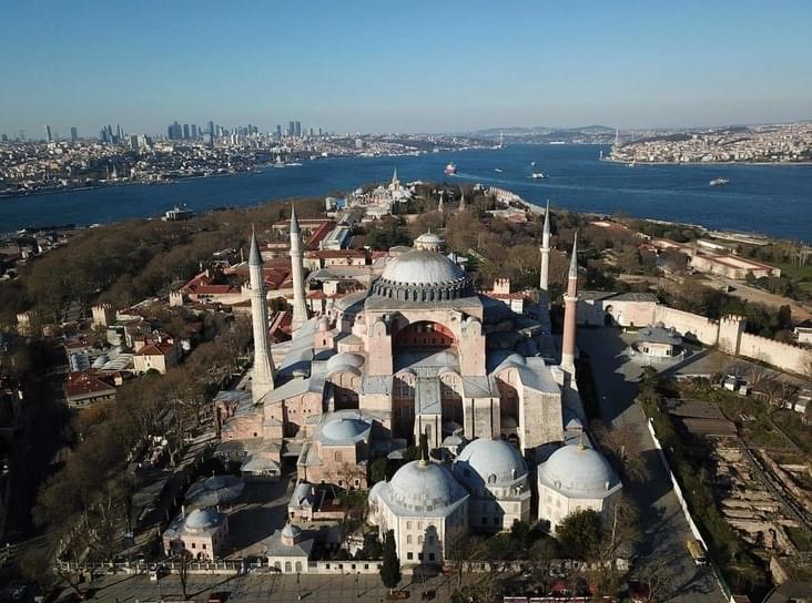 Sfânta Sofia din Constantinopol – ctitoria Împăratului dreptcredincios Justinian și slava creștinătății peste 1000 de ani, răstignită din nou!