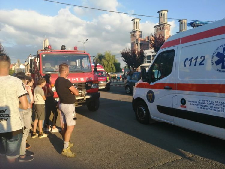 Accident grav la Sighetu Marmaţiei. Trecători spulberaţi de o maşină – FOTO