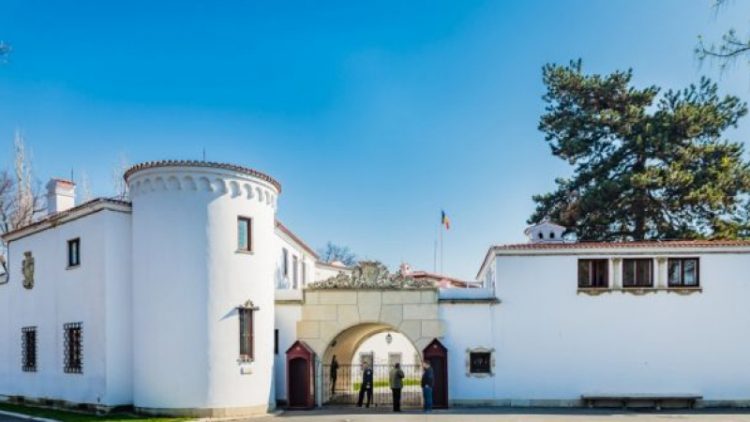 Palatul Elisabeta îşi va deschide porţile pentru vizitatori