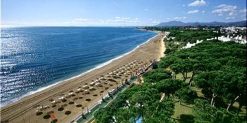 Pe ce plajă devine masca de protecție obligatorie