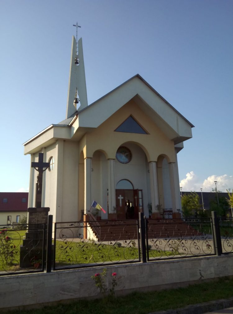 Sfinte liturghii greco-catolice din biserici din Baia Mare şi Mocira, transmise la Radio Maria