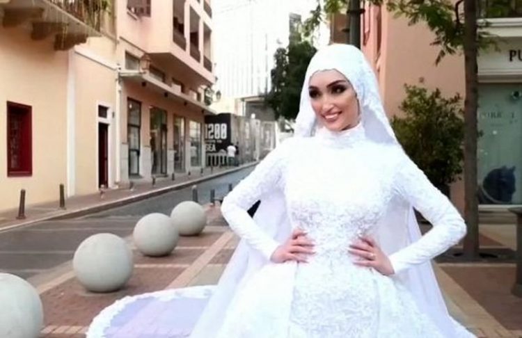 Liban: Imagini cu o mireasă surprinsă în timpul exploziei din Beirut, virale pe internet