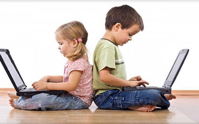 De ce nu este România pregătită pentru școala online? Un sondaj de opinie explică