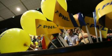 Teodor Alexandru Gavriș, directorul condamnat din CFR Călători, abonat la contracte cu liberalii