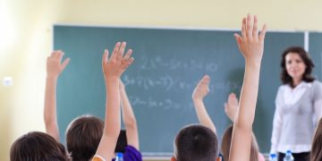 Monica Anisie – noi precizări referitoare la modul de desfășurare a anului școlar: „trebuie evitate experimentele practice care necesită mișcare și/sau interacțiune strânsă între elevi”