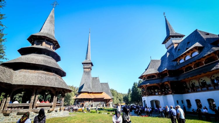 Sărbătoare mare cu ocazia hramului Mănăstirii Săpânța Noul Peri