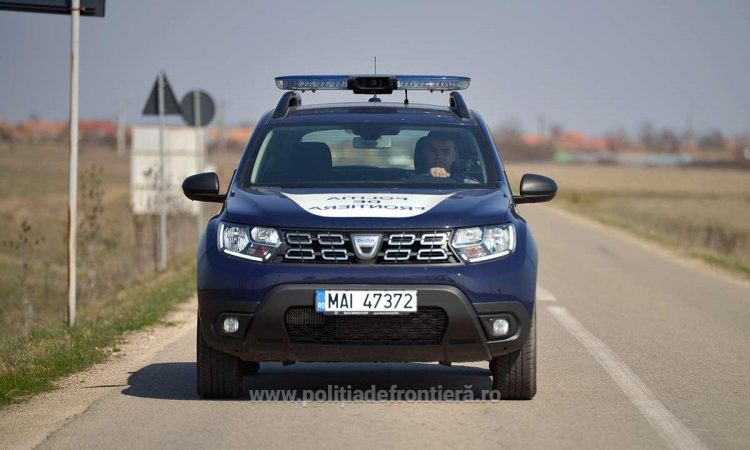 Aproape 2.000 pachete cu țigări, confiscate la Crăciuneşti