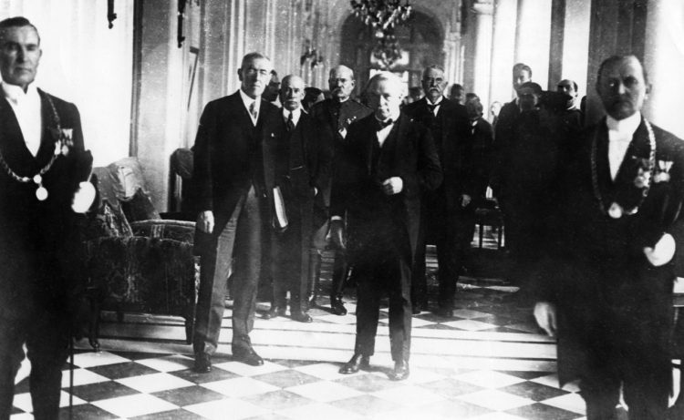 Gestul lipsit de respect, făcut de președintele Klaus Iohannis, care vizează Tratatul de la Trianon