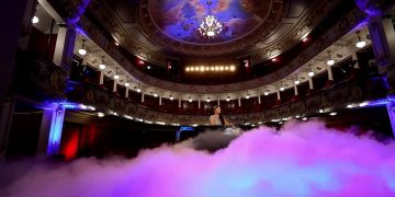 „Nu plânge, Maică Românie…” Cântecul care te va impresiona până la lacrimi