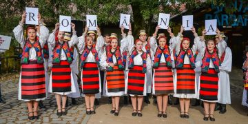 Ansamblul Folcloric „Doina Chioarului” – spectacol ONLINE, de 1 Decembrie, pentru românii din Italia!