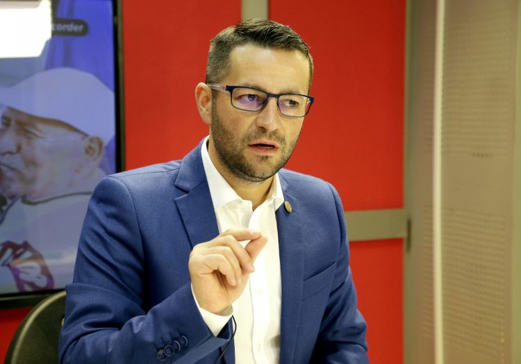 Deputatul Adrian Todoran este pentru familia creștină: ”Fără căsătorii între persoane de același sex”