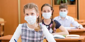 Scandal la școală! O profesoară de limba engleză este cercetată penal