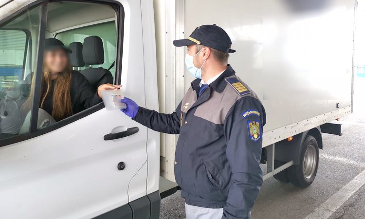 Coloane de TIR-uri în așteptare la graniţa cu Ungaria