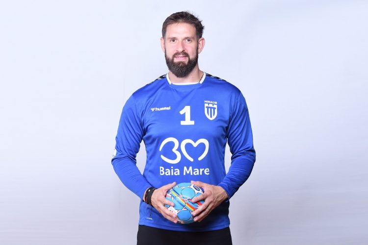 Interviu cu handbalistul Răzvan Pop: “Avem o echipă foarte bună, nu bună!”