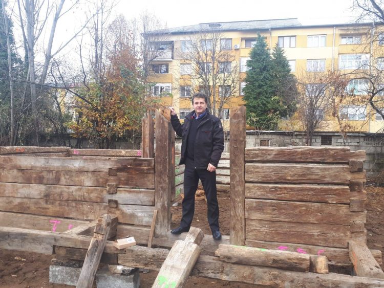 Decanul Facultății de Litere a demarat iniţiativa de a aduce o ????̆ ??????̧??????̆ ?????????̆ ?????????̧???? în curtea Facultăţii de Litere