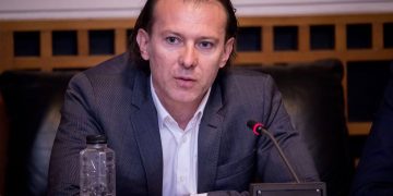 Liderul viitorului Guvern al României, ales printr-un joc al hazardului! Iohannis a scris numele lui Cîțu pe un bilețel