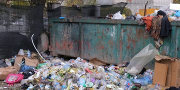 Maramureșenii de peste Gutâi, cu gunoiul la poartă în prag de Crăciun