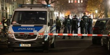 Atac sângeros în Germania. Doi morţi şi 10 răniţi, după ce o maşină a lovit intenţionat mai multe persoane