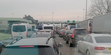 Aglomerație în Petea, la ieșirea din țară – foto