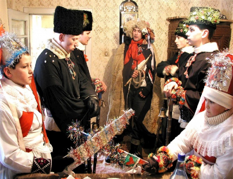 Ucrainenii din Maramureş se pregătesc să întâmpine Anul Nou. Obiceiuri şi tradiţii