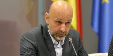 Activistul Valeriu Nicolae întreabă care este legitimitatea liderilor USR-PLUS de a reforma statul, după ce au încasat bani din CA-uri