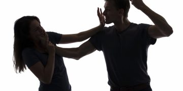 Elevii de la Liceul Teoretic „Emil Racoviță” din Baia Mare, preveniţi cu privire la violența domestică