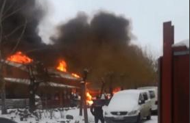 FOTO/VIDEO: Incendiu violent la un atelier auto de pe strada Păltinișului