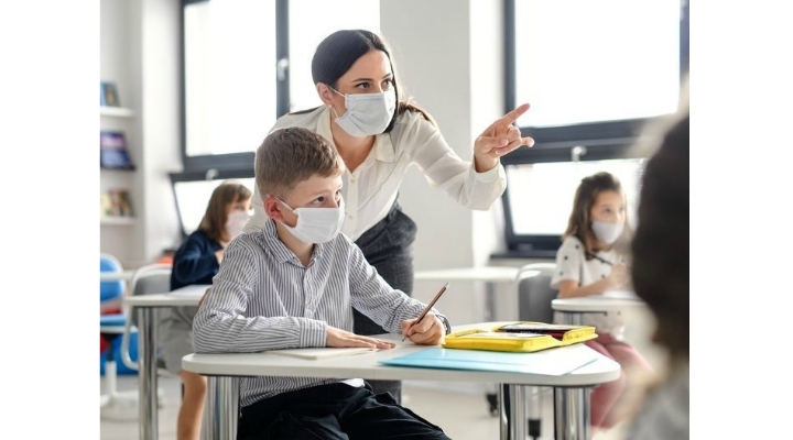 Structura anului şcolar se schimbă. Ministrul Educaţiei anunţă vacanţă mai lungă