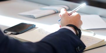 49 de studenți din anul I de la Facultatea de Drept a Universității București vor fi exmatriculați pentru fraudarea examenelor