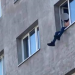 Tentativă de sinucidere la Târgu Lăpuș. Un tânăr a vrut să sară de la etajul 3