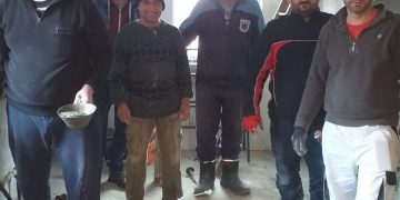 Preoții din cadrul Protopopiatului Ortodox Lăpuș continuă lucrările de finisare la casa preotului Romulus Costinar