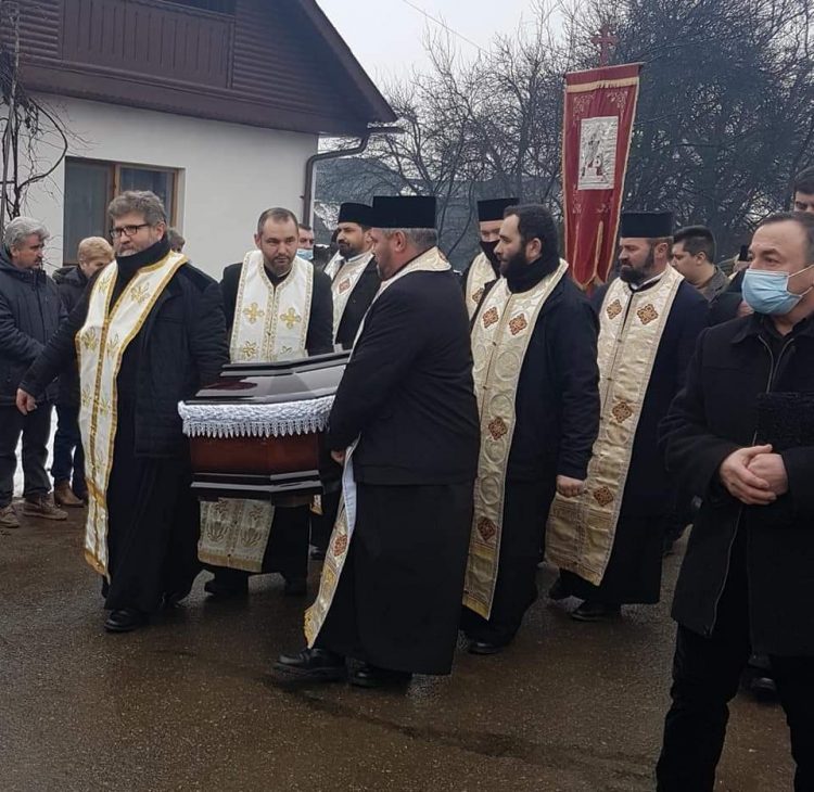 FOTO – Preotul Ion Chirilă a fost condus pe ultimul drum