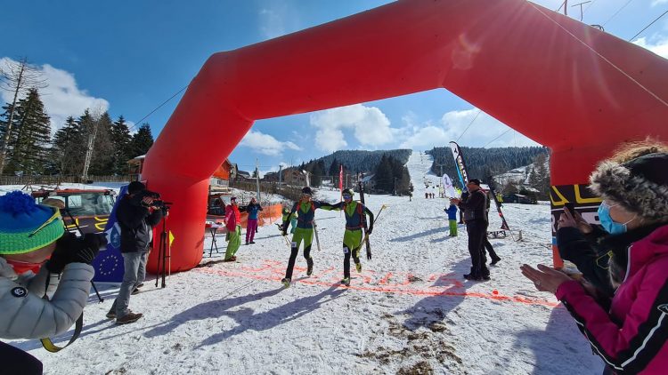 După 23 de km, apar la sosire primii concurenți ai Campionatului Național de Schi Alpin, organizat la Borșa