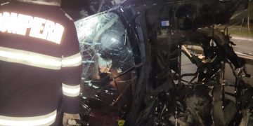 Imagini cumplite de la accidentul din Berbești. Din păcate pompierii nu au mai putut face nimic – FOTO
