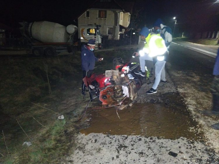 „Accident miraculos” – tractor rupt în două în Carbunar