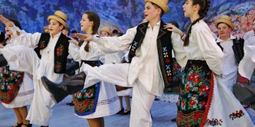 ”Mărțișor folcloric”, eveniment online oferit de Ansamblul Național Transilvania