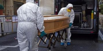 Coșciug COVID, cu rămăşiţe umane, abandonat pe stradă. Este al doilea caz în ultimele zile