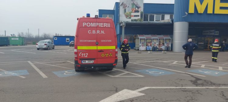 Pericol la Metro Baia Mare! Hipermarketul a fost evacuat – FOTO, VIDEO