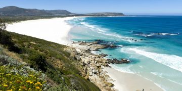 Liber la mare în Turcia! Ministrul Turismului: „Noi nu vom solicita paşapoarte de vaccinare din partea turiştilor”