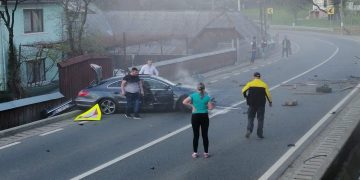 Accident groaznic în Mara. Mașina s-a făcut praf!