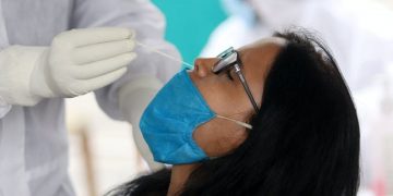 Începe testarea COVID în farmacii