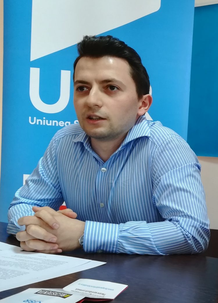 Atunci când nu ai cu ce te lăuda, îți faci poze cu munca altora. Felicitări, domnule prefect!