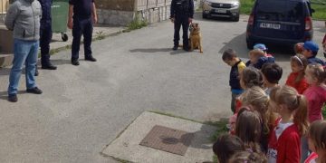 Jandarmii maramureșeni, în mijlocul copiilor de la grădinița „Otilia Cazimir” din Baia Mare
