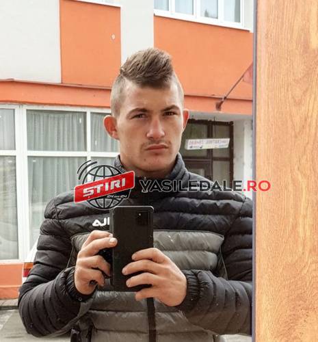 Un tânăr fotbalist a dispărut în apele balastierei din Apa