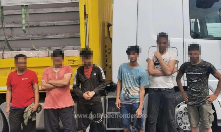 Cetățeni afgani opriți din drumul ilegal către Spațiul Schengen